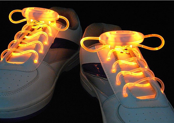 Светящиеся шнурки можно стирать