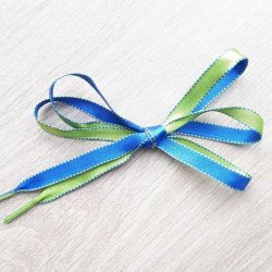 Двухцветные плоские сине-зеленые атласные шнурки