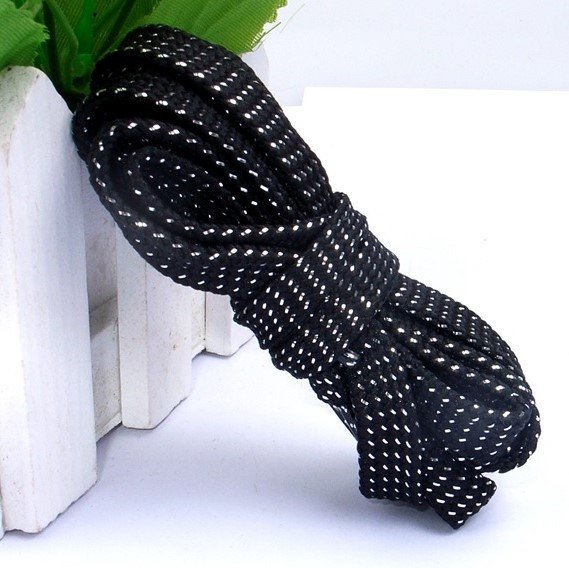 Двухцветные плоские черно-белые шнурки (простроченные)